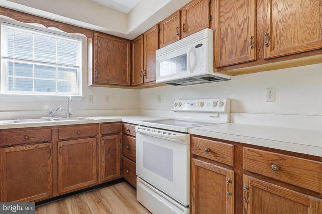 133 WILDFLOWER CREEK DR, Martinsburg, WV 25404