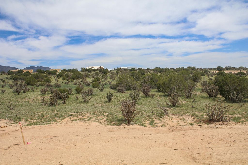16 Neighborly Way, Edgewood, NM 87015