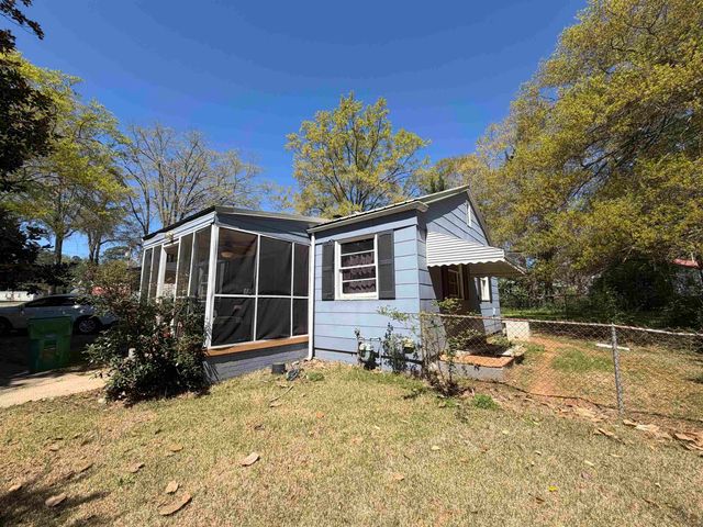 1306 S Johnson Street, Gaffney, SC 29340