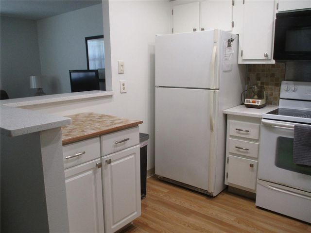 101 CAMBRIDGE TRAIL 211, Sun City Center, FL 33573