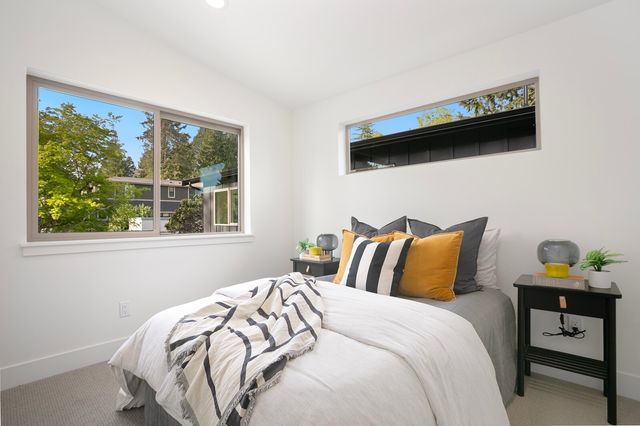 10183 NE 112th Place, Kirkland, WA 98033