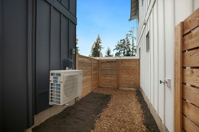 10183 NE 112th Place, Kirkland, WA 98033