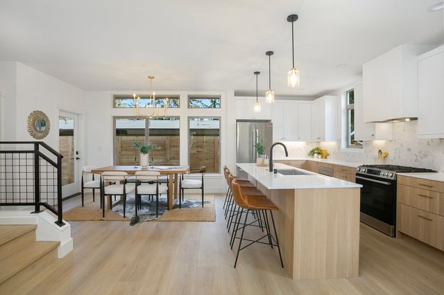 10183 NE 112th Place, Kirkland, WA 98033