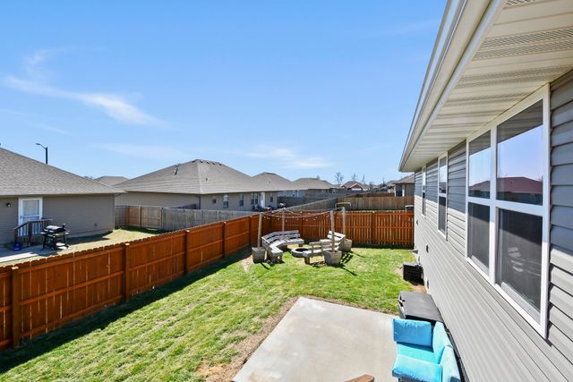 1346 S Marseilles Avenue, Republic, MO 65738