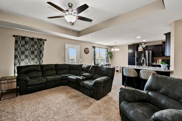 1346 S Marseilles Avenue, Republic, MO 65738