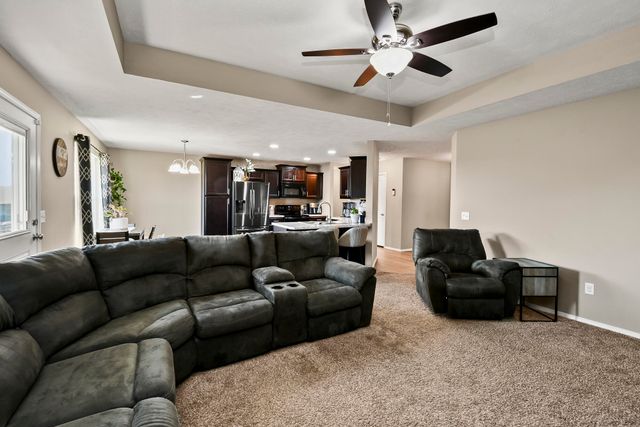 1346 S Marseilles Avenue, Republic, MO 65738