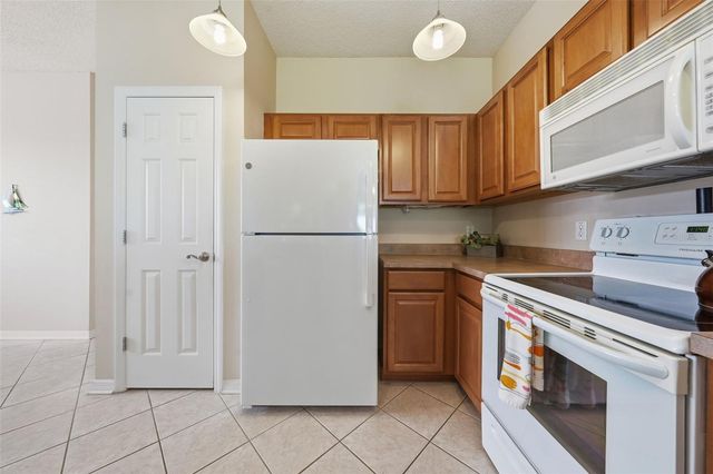 9076 SAINT ANDREWS WAY, Mount Dora, FL 32757
