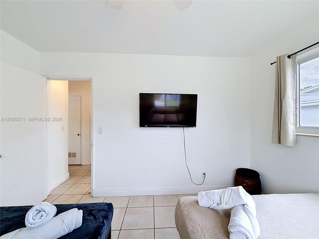 2501 NE 209th Ter, Miami, FL 33180