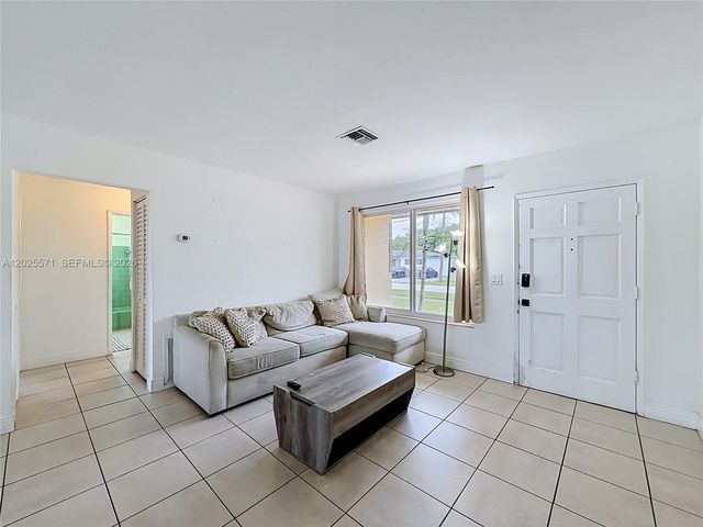 2501 NE 209th Ter, Miami, FL 33180
