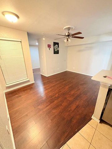 9821 Walnut Street 304, Dallas, TX 75243
