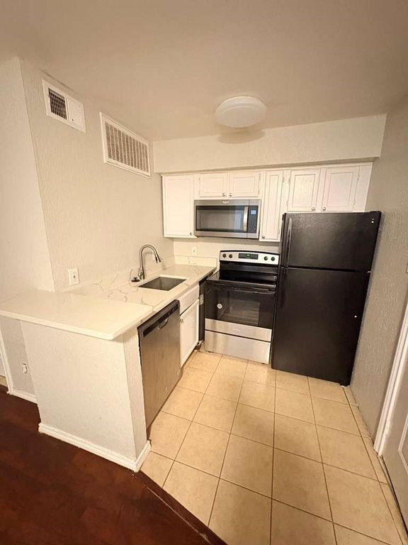 9821 Walnut Street 304, Dallas, TX 75243