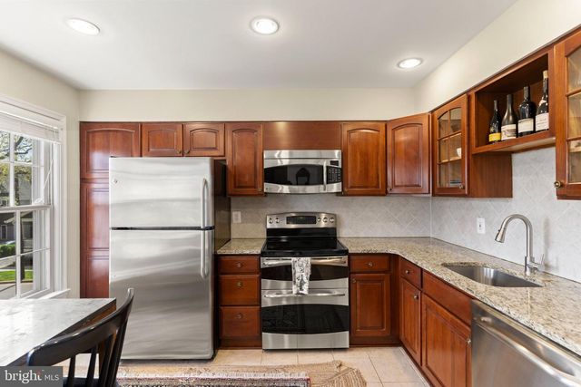2302 SANFORD ST, Alexandria, VA 22301