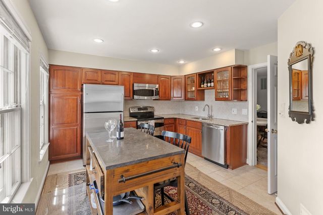 2302 SANFORD ST, Alexandria, VA 22301