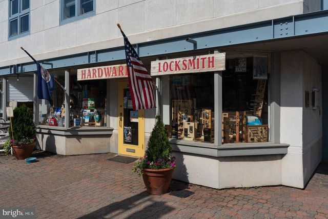 2302 SANFORD ST, Alexandria, VA 22301
