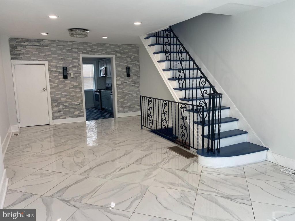 355 TREE ST, Philadelphia, PA 19148