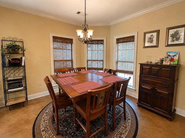 121 Lake Estates Dr., Hattiesburg, MS 39402