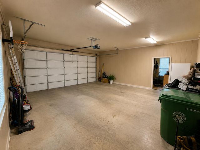 121 Lake Estates Dr., Hattiesburg, MS 39402
