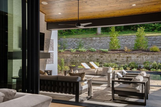 4600 Shys Hill Rd, Nashville, TN 37215