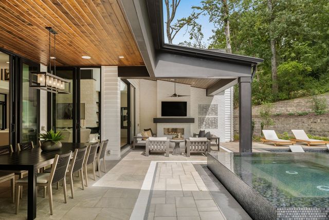 4600 Shys Hill Rd, Nashville, TN 37215