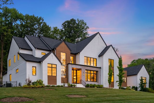 4600 Shys Hill Rd, Nashville, TN 37215