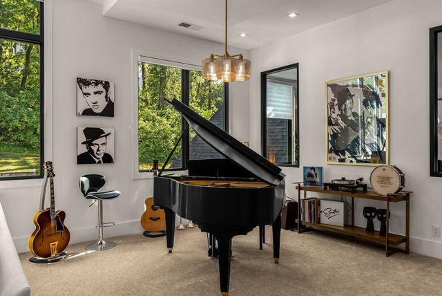 4600 Shys Hill Rd, Nashville, TN 37215