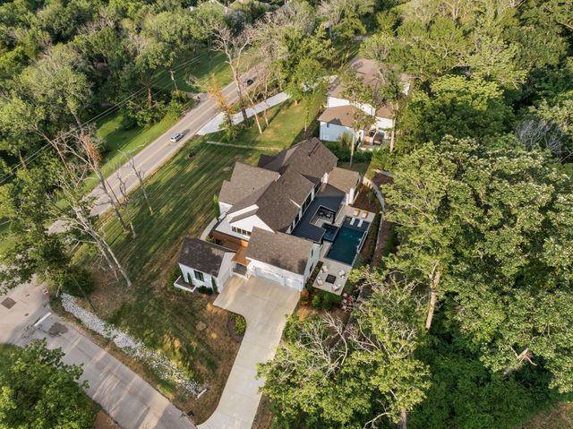 4600 Shys Hill Rd, Nashville, TN 37215