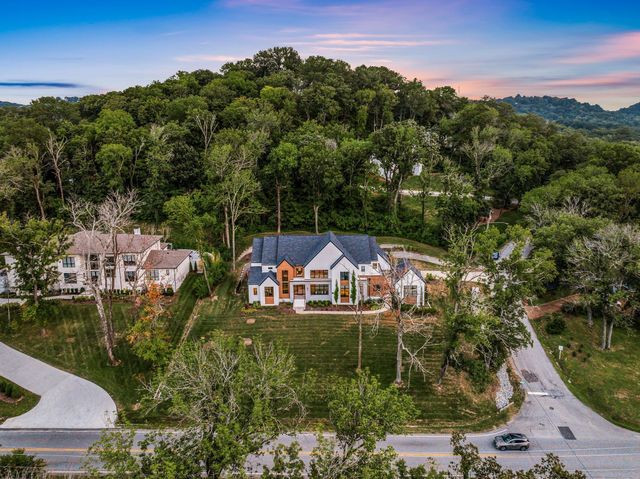 4600 Shys Hill Rd, Nashville, TN 37215