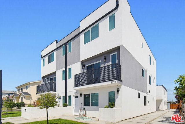 137 E 119th Street, Los Angeles, CA 90061