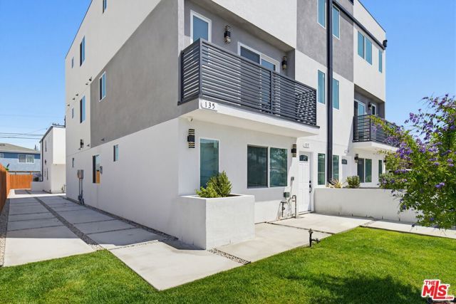 137 E 119th Street, Los Angeles, CA 90061