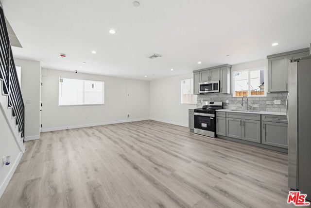 137 E 119th Street, Los Angeles, CA 90061