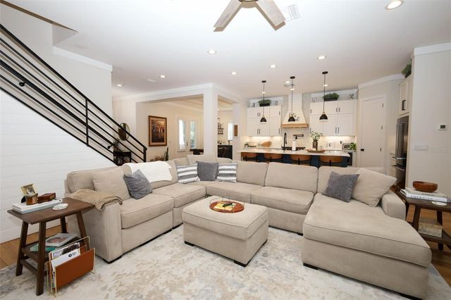 20 W CREST AVENUE, Winter Garden, FL 34787