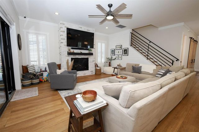20 W CREST AVENUE, Winter Garden, FL 34787
