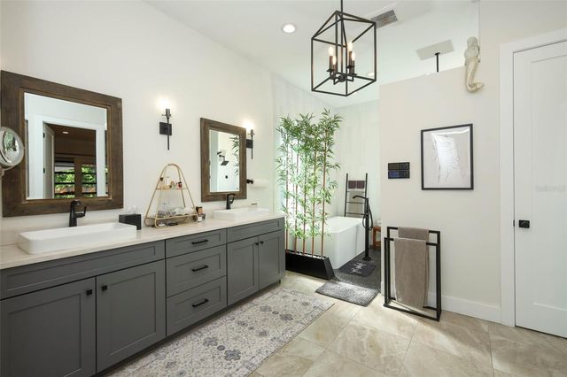 20 W CREST AVENUE, Winter Garden, FL 34787
