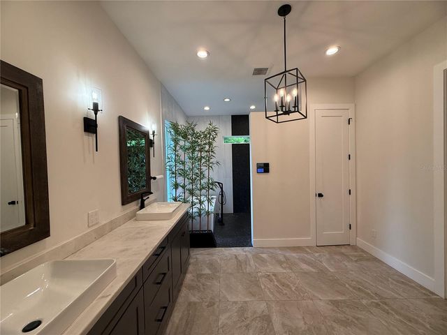 20 W CREST AVENUE, Winter Garden, FL 34787