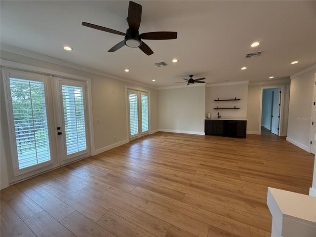 20 W CREST AVENUE, Winter Garden, FL 34787