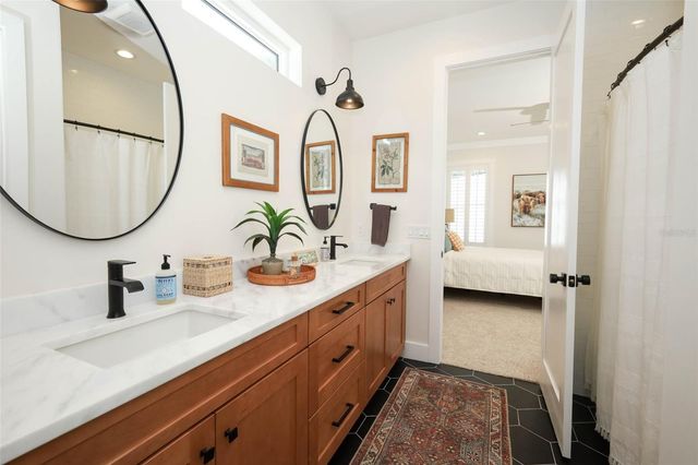 20 W CREST AVENUE, Winter Garden, FL 34787