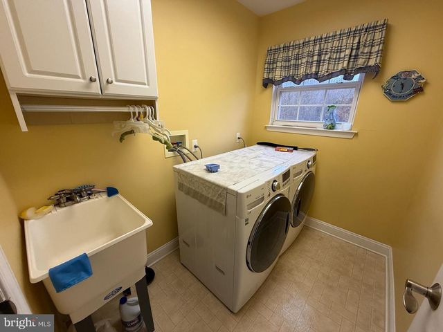 89 HILLSIDE LN, Mount Laurel, NJ 08054