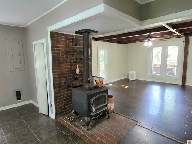 2537 Old Newburg Rd, Murray, KY 42071