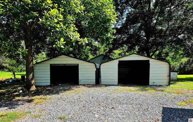 2537 Old Newburg Rd, Murray, KY 42071