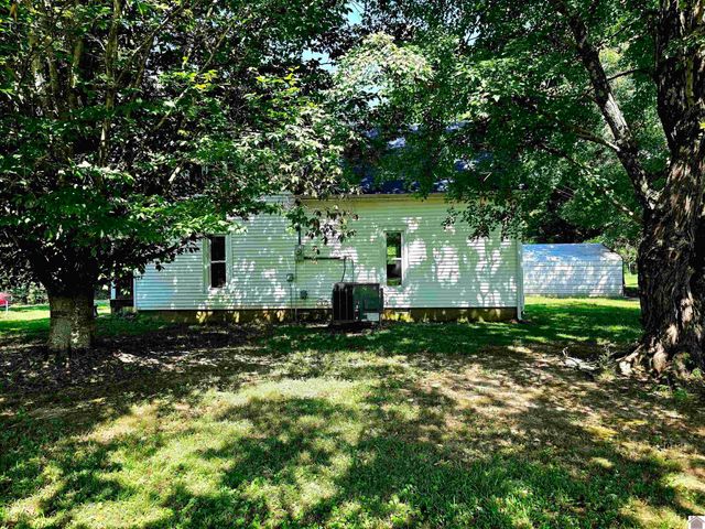 2537 Old Newburg Rd, Murray, KY 42071