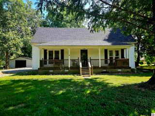 2537 Old Newburg Rd, Murray, KY 42071