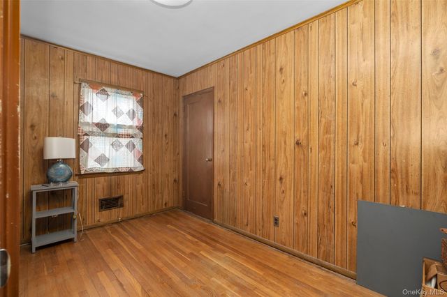 2975 oceanside Road, Oceanside, NY 11572
