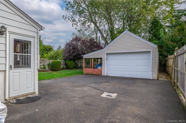 2975 oceanside Road, Oceanside, NY 11572