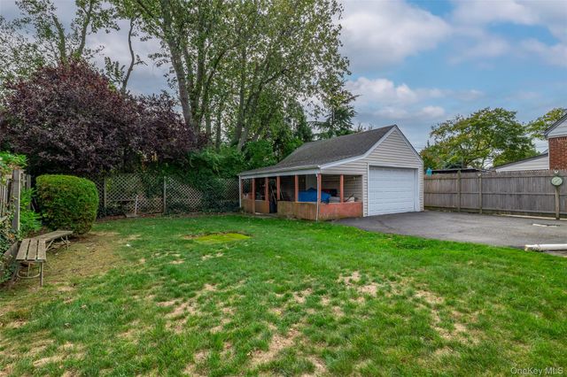 2975 oceanside Road, Oceanside, NY 11572