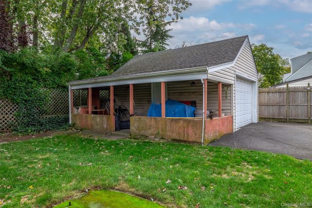2975 oceanside Road, Oceanside, NY 11572