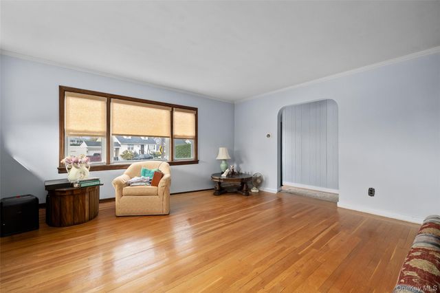 2975 oceanside Road, Oceanside, NY 11572