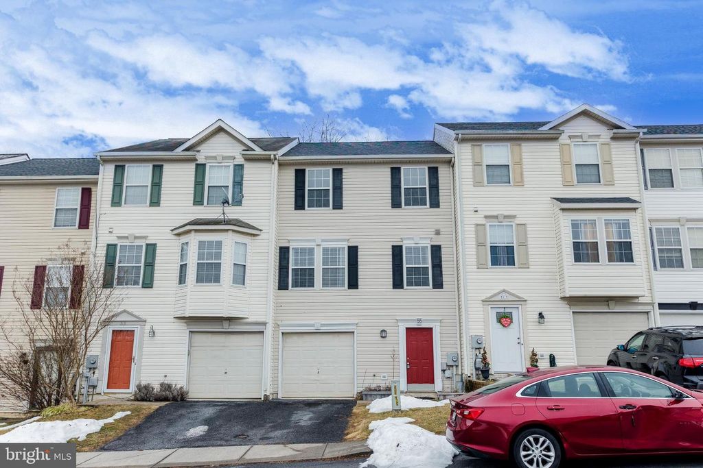 55 THORNBERRY DR, Martinsburg, WV 25403