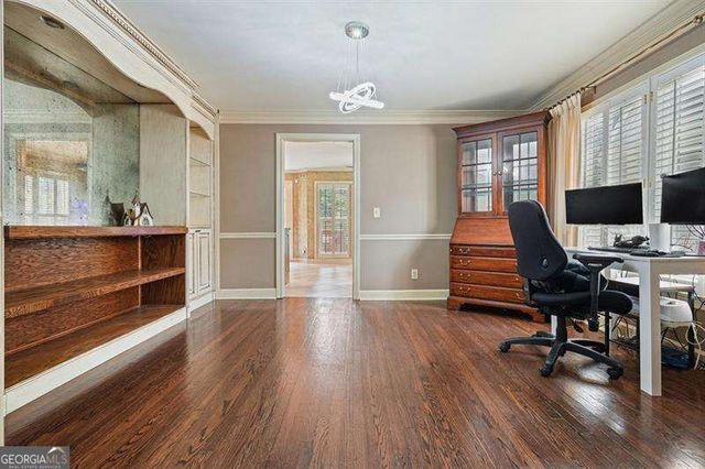 300 Shelli Lane, Roswell, GA 30075