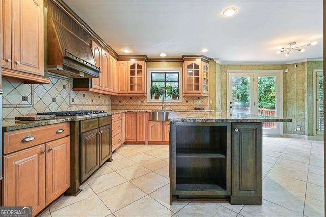 300 Shelli Lane, Roswell, GA 30075