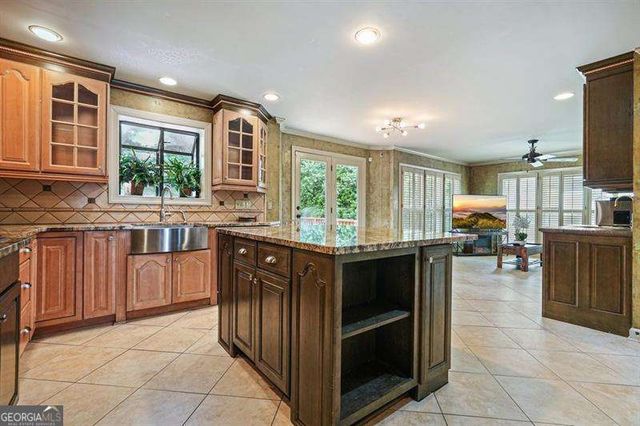 300 Shelli Lane, Roswell, GA 30075